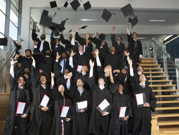 Friday July 8th 2022 the Master Engineering Systems welcomed 29 graduates at the Degree Ceremony. A proud moment.