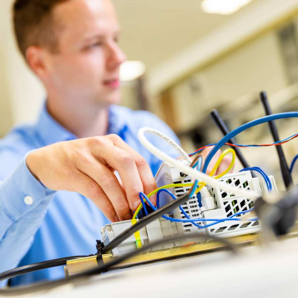 Study Software and Hardware Engineering at the Embedded Systems bachelor program in the Netherlands