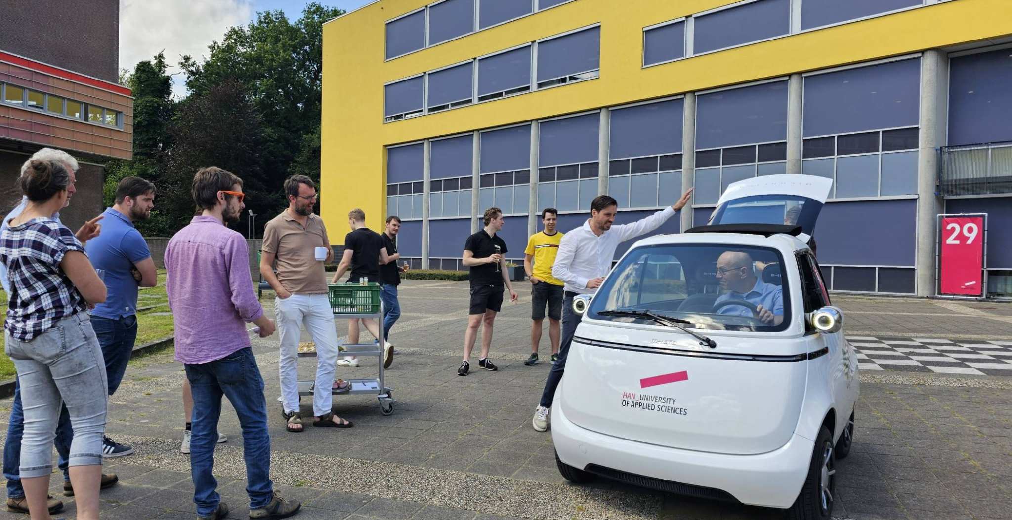 Op feestelijke wijze is op 28 juni 2024 de Microlino afgeleverd bij de HAN in Arnhem. Deze microcar wordt gebruikt in het onderzoek van LEV Kenniscentrum en Health City Lab. Beide maken onderdeel uit van respectievelijk het Lectoraat HAN Automotive Research en Lectoraat Logistiek en Allianties van de HAN