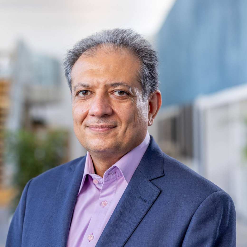 Portrait of Sadegh Seddighi, Professor at the Research Center Balanced Energy Systems