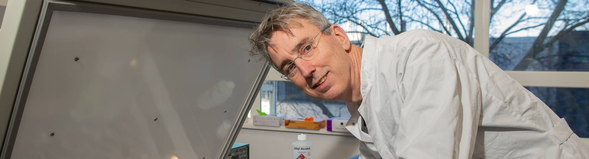 CEO Koen Dechering van TropiQ houdt zich bezig met de ontwikkeling van een nieuw medicijn tegen malaria. Hij levert ook een bijdrage aan de minor Drug Discovery