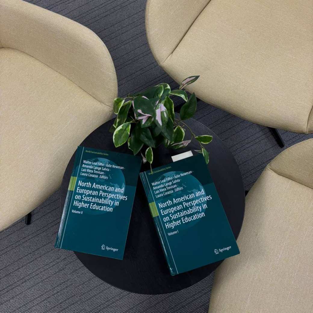 Presentation moment of the Springer Nature publication with researchers at HAN.