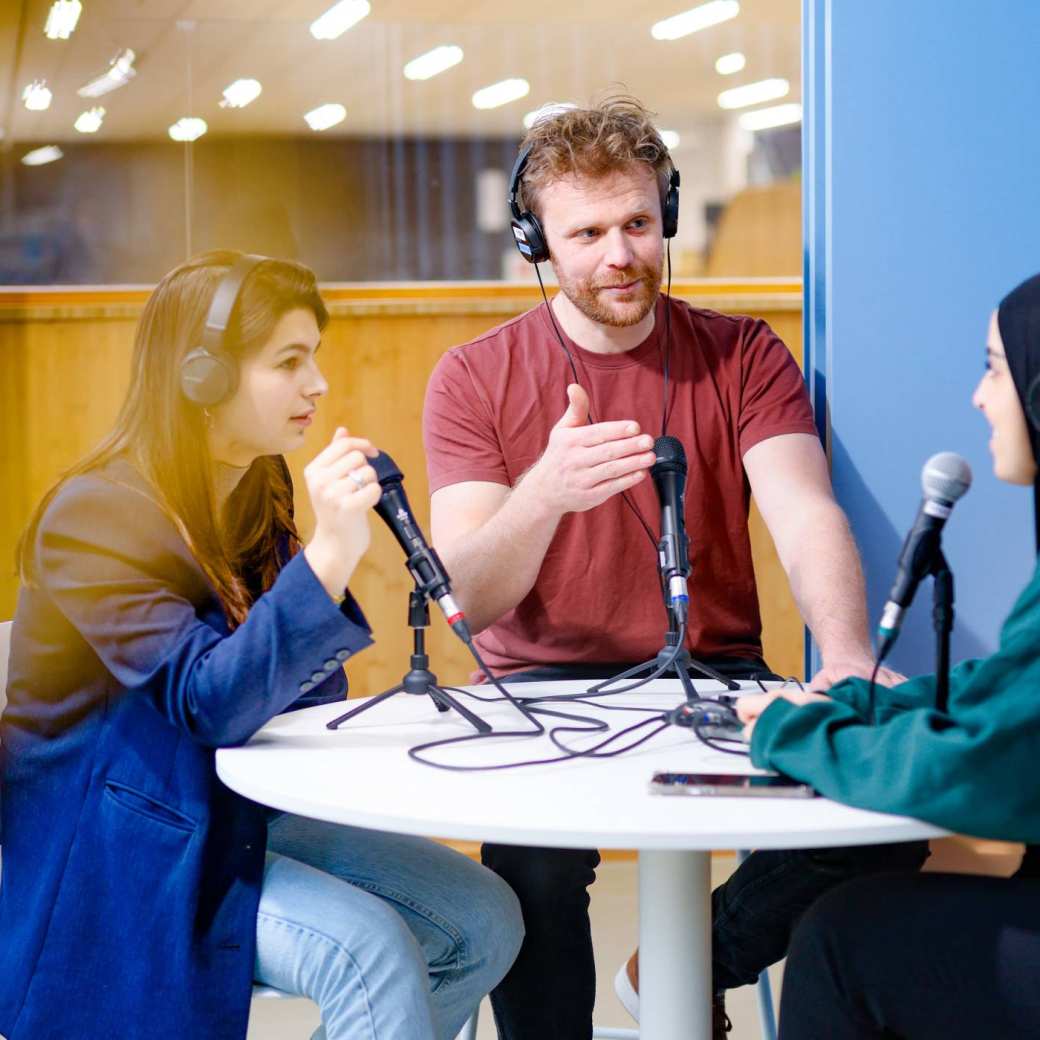 HAN Academie Educatie, Pabo, Pabo-ALO, ALPO, voltijd en deeltijd, studenten en docent podcasten in iXperium, 2024