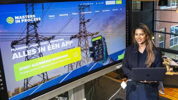 Madhu van der Leest, student Technische Bedrijfskunde (TBK) loopt stage bij Masters in Process.