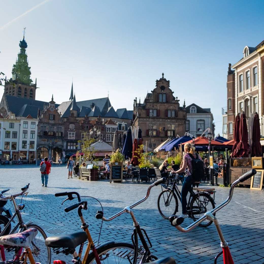 Grote Markt met fietsen