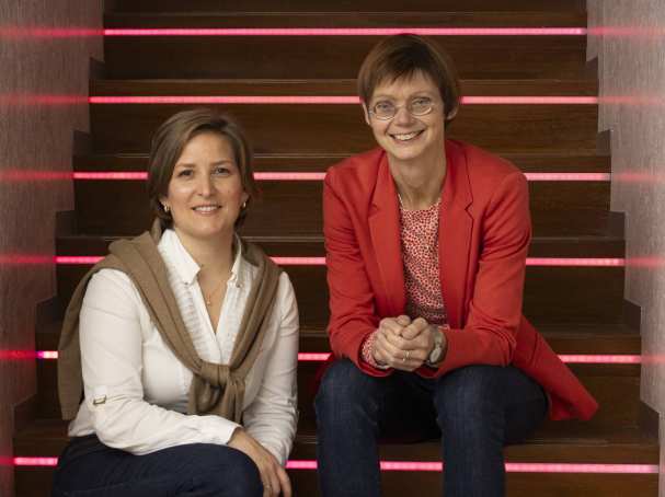 Opleidingscoördinatoren Lily Gustini (links, track Chemistry) en Andrea Thiele (track Molecular Life Sciences van de master Applied Molecular Sciences