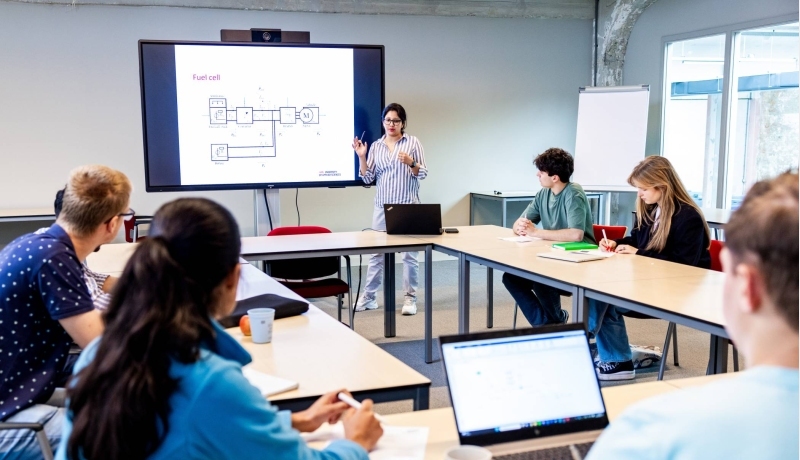Master Automotive Systems students in class