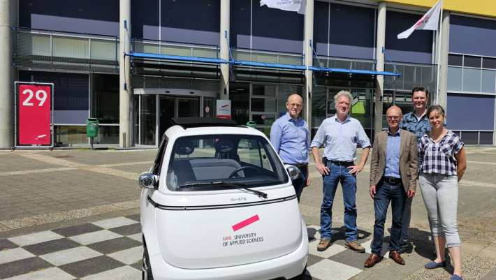 De Microlino is afgeleverd en is een van de microcars van de HAN. De Microlino wordt ingezet voor onderzoek door het LEV Kenniscentrum in samenwerking met Health City Lab. Beide zijn onderdeel van respectievelijk Lectoraat Automotive Research en Lectoraat Logistiek en Allianties van de HAN.