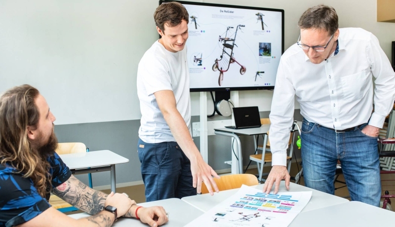 Inclusive Digital Design and Engineering students presenting a project