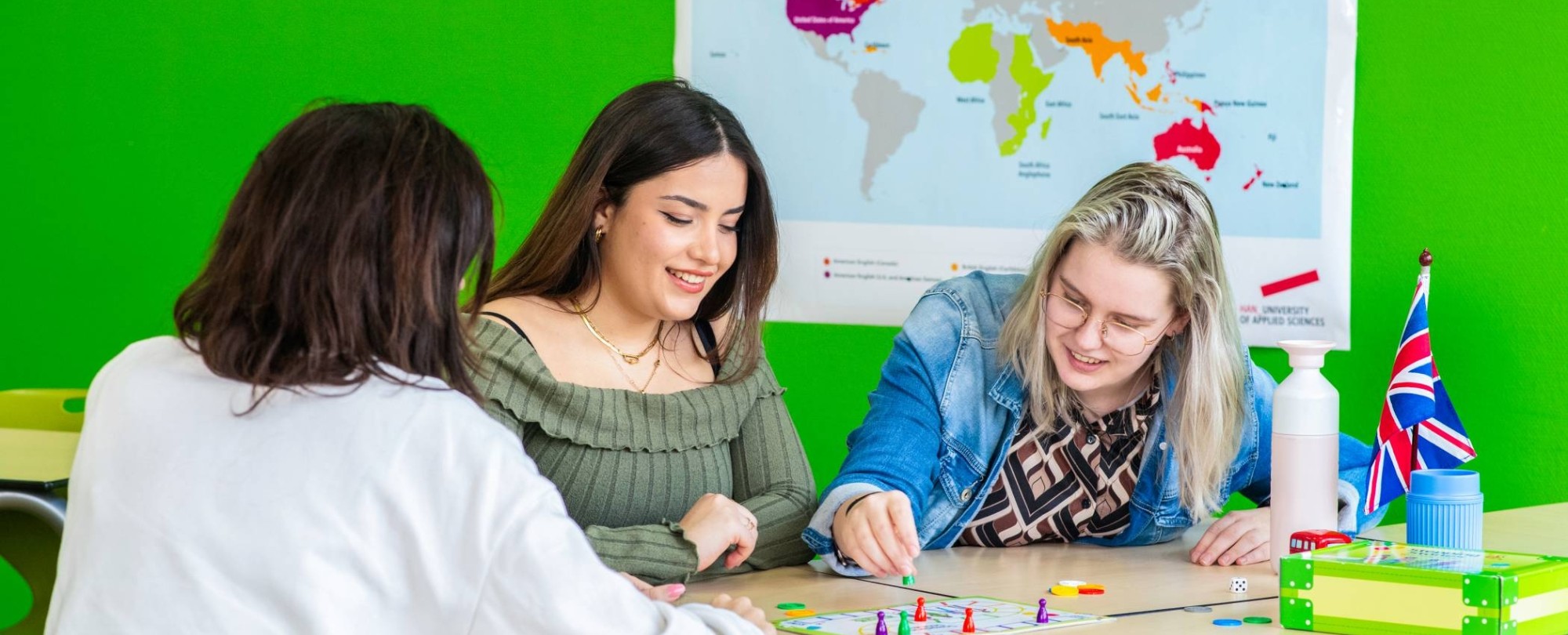 Students playing a game in English class at HAN University of Applied Sciences