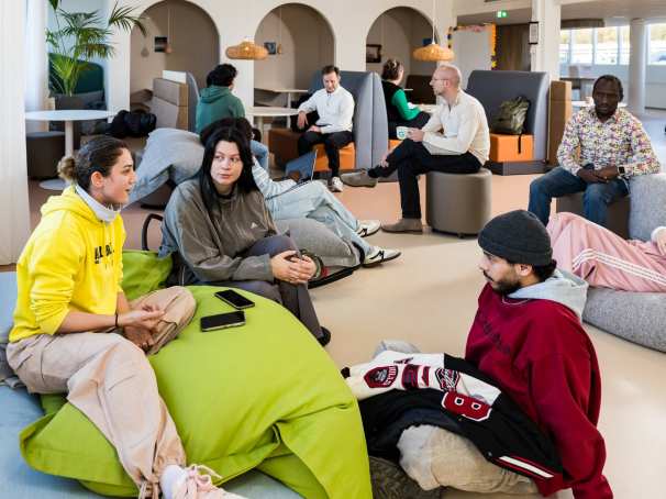A group of students Master International Social Work meet at central area.
